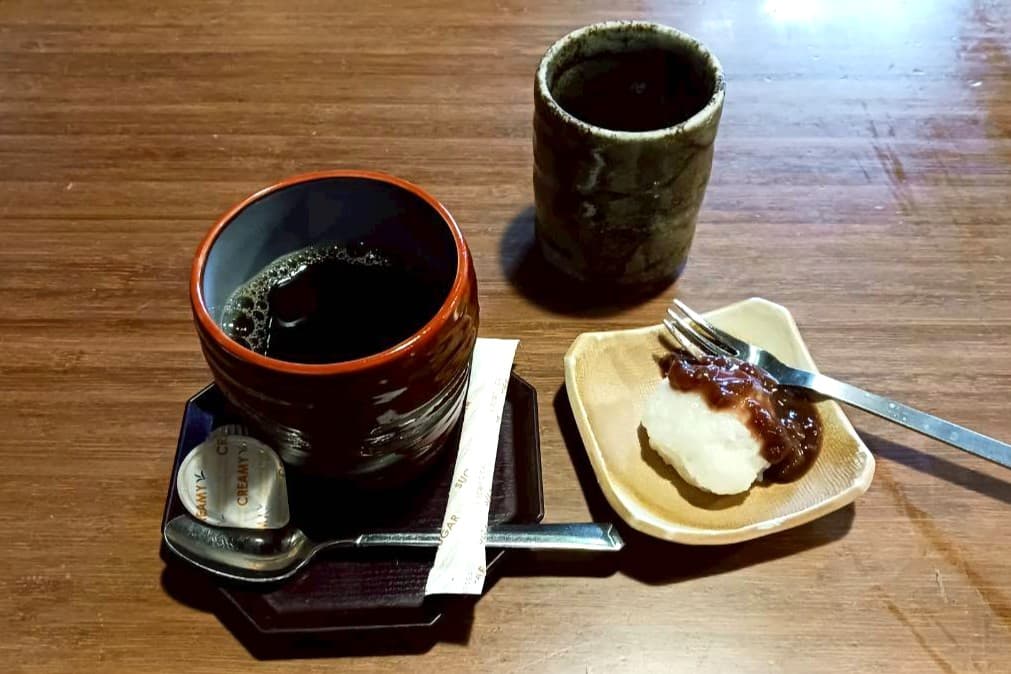 みます屋 おくどはん 
コーヒーとおはぎ