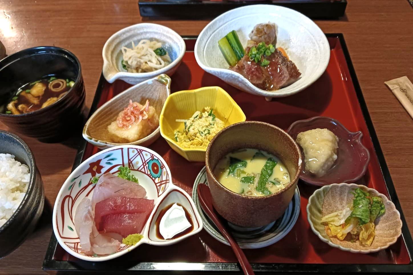 みます屋 おくどはん
牛肉御膳