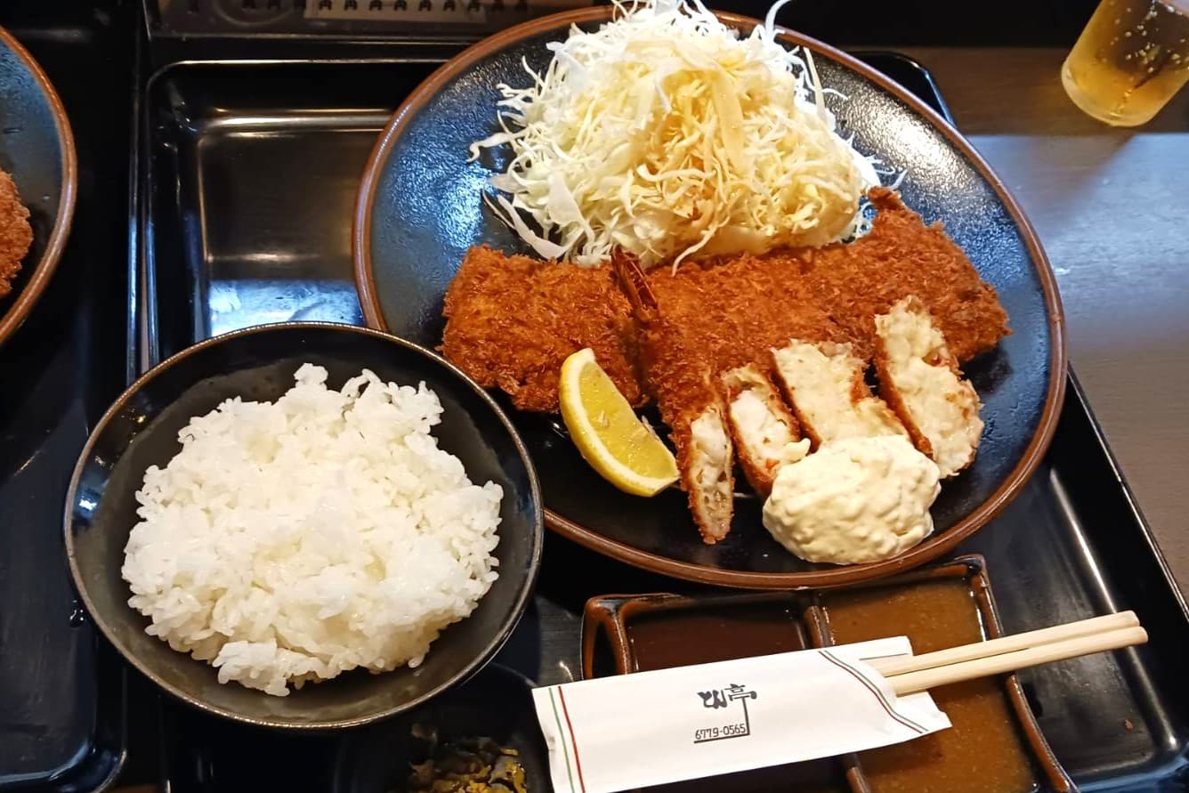 寺田町　とんかつ とん亭　ヘレミックス定食（ヒレカツとエビとコロッケ）