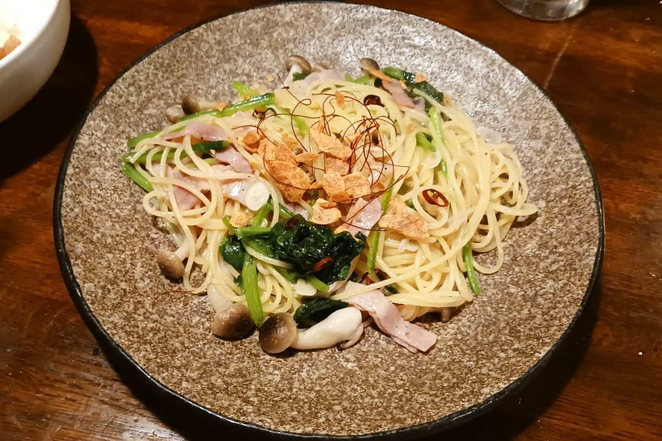 焼とり酒家 かご家 駒川店 ベーコンとしめじのペペロンチーノ