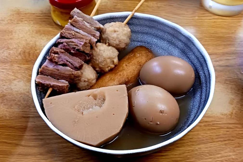 玉造 関東煮 きくや 　すじ・つくね・イカ天・たけのこ・卵